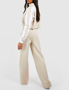 Ensemble de survêtement polaire pour femme grande taille avec logo personnalisé, comprenant un sweat-shirt court à capuche et un pantalon de jogging ample – Idéal pour l'entraînement - Product Image 2