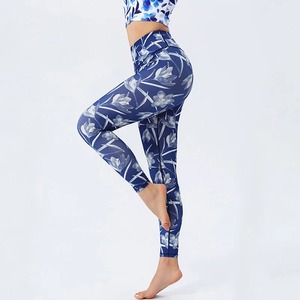 Las mallas personalizadas de talla XL más vendidas para mujer, cintura elástica, talla grande, suministro ODM, pantalones para niñas, última impresión por sublimación - Product Image 4