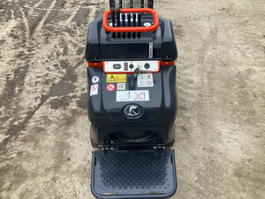 Minicargadora de orugas 4x4 con volquete de 1 tonelada, 2 toneladas, 3 toneladas, 4 toneladas, 5 toneladas y remolque volquete Kubota - Product Image 4
