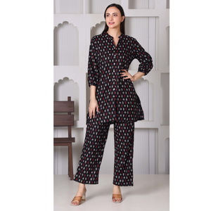 ชุดเซ็ตคุर्ติผ้าฝ้ายถักลายดอกไม้พรีเมียมสำหรับฤดูร้อน กระโปรงผ่าข้างติดกระดุม พร้อมกางเกงขายาวทรงพาลาซโซ สำหรับผู้หญิง |   ระบายอากาศได้ |   ชุดลำลองสไตล์ชาติพันธุ์แบบชุดเดียว - Product Image 1