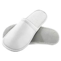 Modèle non tissé de base blanc de pantoufle jetable économique économique pour une utilisation à haut volume dans les cliniques et les hôtels
