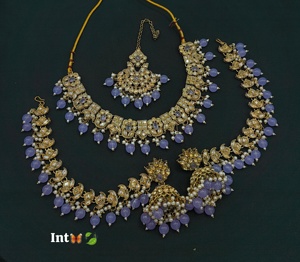 Ensemble de bijoux élégants pour mariage indien, orné de pierres CZ et de perles, collier, boucles d'oreilles, chaîne de cheveux et mangtika - Product Image 3