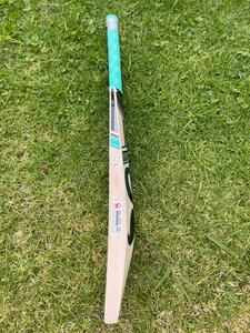 BAT DE CRICKET PROFESSIONNEL DURABLE ET LÉGER DE HAUTE QUALITÉ CA GOLD 15000 NOUVELLE ÉDITION 2026 GRADE 1 EN BOIS DE SARTIN ANGLAIS - Product Image 4