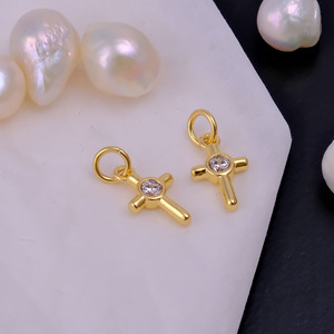 Pendentif en forme de croix en laiton plaqué or avec zircone cubique au centre, colliers pour enfants, cadeaux pour fêtes, mariages - Product Image 4