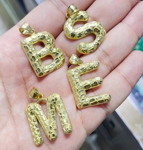 จี้ทองคำแท้ 10K ลายเพชร ตัวอักษรย่อ - 3 กรัม - Product Image 2