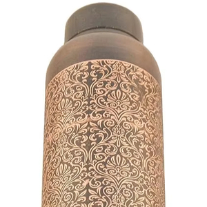 ขวดน้ำทองแดงระดับไฮเอนด์ที่มีดีไซน์ทันสมัยสำหรับมินิมอล - Product Image 1