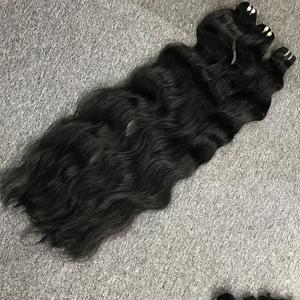 Paquet de cheveux de trame vierge naturelle de haute qualité cheveux noirs vietnamiens crus 10 "-14" longueur 150% densité Jerry Curl Style un cheveux - Product Image 1