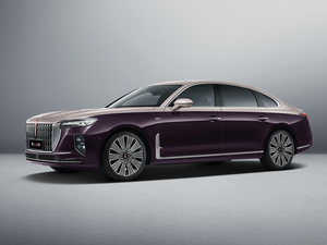 Sedán de Lujo Usado 2025, 2.0T Turbo, 4 Puertas, 5 Asientos, Volante a la Izquierda, Transmisión Automática, Techo Panorámico, Visión Trasera 360° - Product Image 5