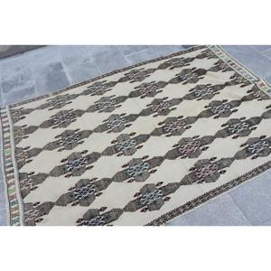 Alfombra Turca de 4.7x7 pies, Alfombra de Lana Vintage Kilim con Puntos Blancos - Product Image 4