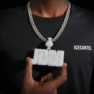 JBM Colgante y Amuleto de Oro Sólido de 14K con Moissanita VVS y Nombre Personalizado para Hombre, con Personalización Única para Uso Diario - Product Image 1