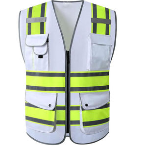 เสื้อกั๊กนิรภัยคุณภาพสูงสำหรับงานรักษาความปลอดภัย ผลิตจากโพลีเอสเตอร์ 100% สะท้อนแสง น้ำหนักเบา มาตรฐาน ANSI Class 2 และ EN ISO 20471 Class 2 กันน้ำ - Product Image 2