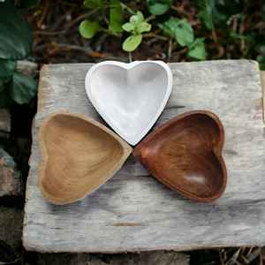 Luxury Vintage <b>Heart</b>-Shape Mango Wood Candle <b>Bowl</b> Customized Eco-Friendly New Natural White Walnut for Home Decor for Christmas - Product Image 1