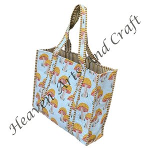 Sac fourre-tout en coton matelassé pour femmes Sac à bandoulière écologique de grande capacité Design de fleurs-Pour faire du shopping ou offrir un cadeau Fourre-tout indien - Product Image 1