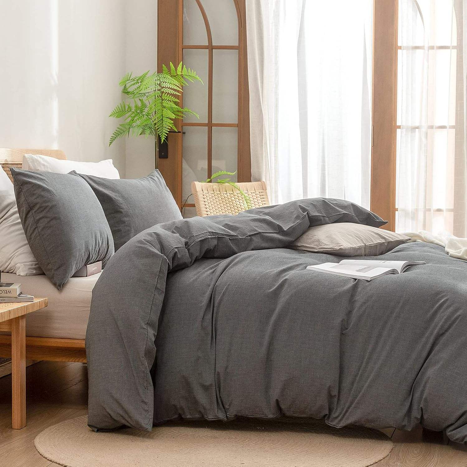 สีเทาเข้ม