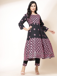 Ensemble Kurta, pantalon et dupatta pour femmes, prêt à porter, couleur noire, brodé, col rond, longueur genou, élégant, magnifique, confortable, en coton - Product Image 2