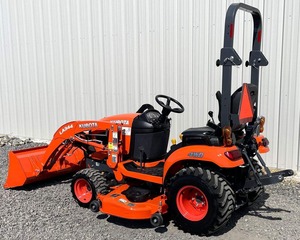 Tracteur chenillé sub-compact BX2380 de haute qualité avec chargeur frontal, boîte de vitesses et pompe – Garantie 1 an – Achetez maintenant ! - Product Image 1