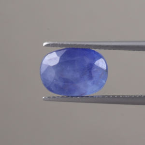 Zafiro Azul Verde Suelto al por Mayor |   Corte Ovalado de 12x9 mm |   7.66 Quilates Pulidos, Fosforescentes, Creados en Laboratorio, con Certificación de Terceros - Product Image 1