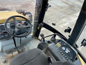 Cargador de Tractor CATERPILLAR 420F IT con Capacidad de Carga de 45 Toneladas con Motor y Caja de Cambios en Venta - Product Image 6