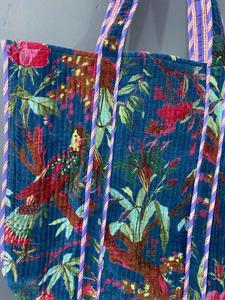 Sac fourre-tout pour femme en velours imprimé à la main en Inde, style bohème vintage, imprimé jungle bleu, broderie multicolore, fermeture éclair pour - Product Image 4