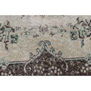 Tapis turc vintage de 4x6,4 pieds, motif plantes et arbres bruns, en laine - Product Image 5