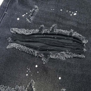 Streetwear pour hommes surdimensionné avec logo personnalisé noir de détresse déchiré à l'acide short en jean pour hommes - Product Image 3