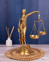 Statue de Thémi, déesse de la Justice / Dame de la Justice à yeux bandés en laiton avec finition antique, hauteur 14 pouces, décoration de ferme