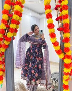 Robe Anarkali de style Bollywood, nouvelle création, magnifique imprimé, qualité supérieure, imprimé lourd en georgette, tenue entièrement cousue - Product Image 2