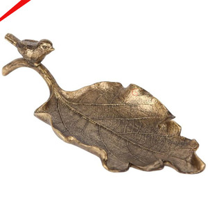 Plateau de plat de feuille en aluminium de meilleur vendeur avec l'or antique de poignée d'oiseau plaqué - Product Image 1