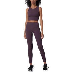 Conjunto de Dos Piezas de Ropa Deportiva para Mujer con Logotipo Personalizado OEM, Top Corto Informal de Otoño, Pantalones Joggers de Cintura Alta con Bolsillos - Product Image 2