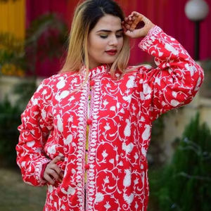 Veste en coton matelassée Suzani brodée florale vintage de bohème pour femmes veste d'hiver multicolore Design de mode d'automne - Product Image 1