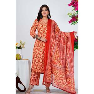 Vibrant Red Floral Printed Women's Kurta Set con Dupatta - Product Image 4