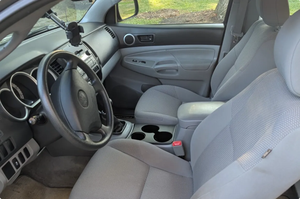 LISTO PARA CONDUCIR - USADO, VOLANTE A LA IZQUIERDA |   Volante a la derecha |   TOYOTA TACOMA ACCESS CABINAS DOBLE 2010 CON 33K MILS Y TRANSMISIÓN MANUAL DE 5 VELOCIDADES - Product Image 5