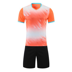 Uniformes de fútbol personalizados de alta calidad con el nombre y logotipo de su equipo Nuevo diseño Uniformes de equipo unisex Color y tela personalizados - Product Image 3