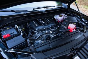 2023 Cadillac Escalade V Gasolina, Bajo Kilometraje - Product Image 4