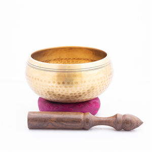 Cuenco de canto tibetano martillado a mano, utilizado para chakras curativas, mazo de madera y almohada de seda, compra al último precio - Product Image 1