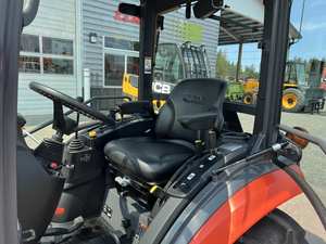 รถแทรกเตอร์ 2024 รุ่น LX4020HSDC - รถแทรกเตอร์อเนกประสงค์ขนาดกะทัดรัด พร้อมระบบส่งกำลังไฮโดรสแตติก ห้องโดยสารแบบดีลักซ์ - Product Image 6