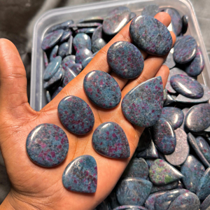 Venta al por mayor de piedra de cianita rubí Natural de grado AAA cabujón hecho a mano joyería de cristal azul varias formas tamaños para piedras preciosas sueltas - Product Image 1