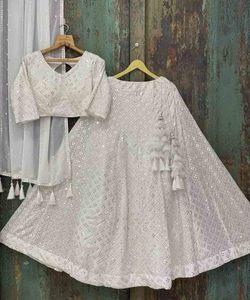 Élégant Festival Wear Crape/Crepe Lehenga Choli Set avec travail à la main moderne et séquence détaillant des tenues adorables pour votre - Product Image 6