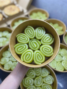 เค้กชั้นนึ่งแบบพรีเมี่ยมที่มีรสชาติเวียดนามแบบดั้งเดิม-นุ่มเคี้ยวด้วยมะพร้าวธรรมชาติและใบเตย - Product Image 6