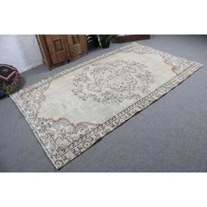 Tapis turc 5,3 x 8,5 pieds, tapis vintage à bordures blanches en laine - Product Image 2