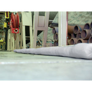 Calcetines absorbentes Carvel 7,6x122cm para aceites e hidrocarburos (15 uds) - Product Image 2