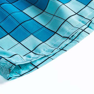 กางเกงขาสั้นผ้าโพลีเอสเตอร์สำหรับผู้ชายกางเกงขาสั้นตาข่ายสองชั้นสำหรับใส่ออกกำลังกายกางเกงแฟชั่นแนวสตรีทพิมพ์ลายกราฟิกสำหรับผู้ชายใส่สบายพิมพ์ซับลิเมชันได้100% - Product Image 5