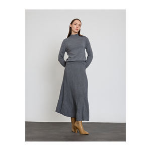 Suéter Clásico de Cuello Alto - Product Image 1