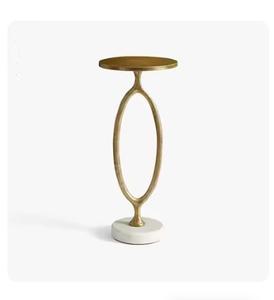 Mesas auxiliares de metal industrial de diseño contemporáneo, acabados personalizables, ideal para lofts y espacios urbanos. - Product Image 1