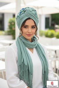 Foulards brodés élégants avec des conceptions personnalisées et des options de tissu pour les entreprises - Product Image 5