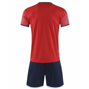Diseño personalizado rojo blanco elegante equipo de fútbol uniformes de alta calidad de manga corta uniformes de fútbol de fábrica OEM kits de fútbol - Product Image 3