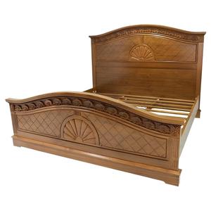 โครงเตียงควีนไซส์ไม้สักแกะสลักแบบดั้งเดิม พร้อมแผงสีน้ำตาล ดีไซน์โดย Java Wood Furniture - Product Image 4