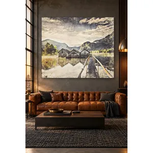 Impresión en lienzo de la embarcada y las cabañas de madera Fida en un lago de montaña - Product Image 4