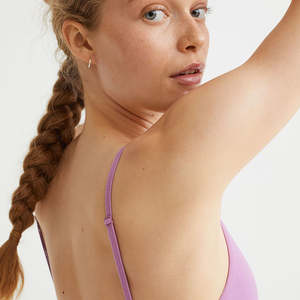 Soutien-gorge de sport professionnel en gros tendance pour femmes ensemble respirant et élégant à séchage rapide article de vente chaud à bas prix - Product Image 5