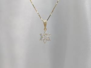 Collar con Colgante de Diamante Moissanite de Moda con Diseño de Flor en Oro de 14k para Mujer, Joyería Fina Minimalista a Bajo Precio - Product Image 6